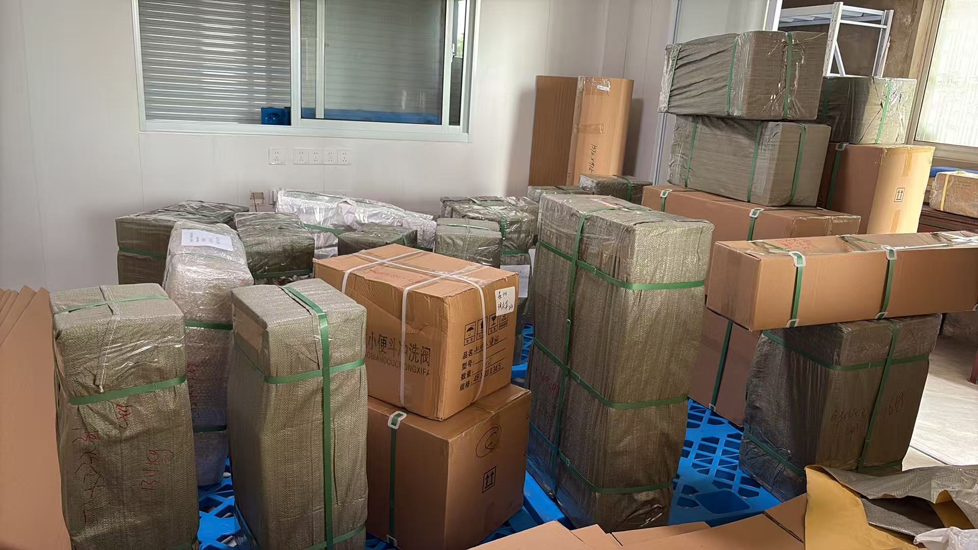 最新の企業ブログについて 製品を送る