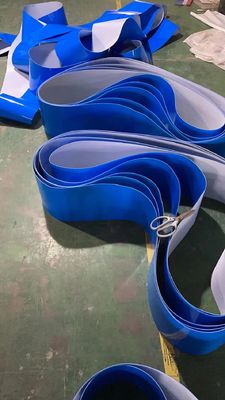 購入 滑らかな光沢のあるポリ塩化ビニールのコンベヤー ベルトのガソリン食品等級 online manufacture