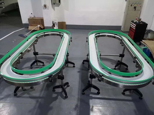 青く白い緑ポリ塩化ビニールの回転カーブ90度のコンベヤー ベルト180度のコンベヤー ベルト